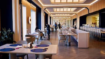 Desayuno buffet incluido todos los días