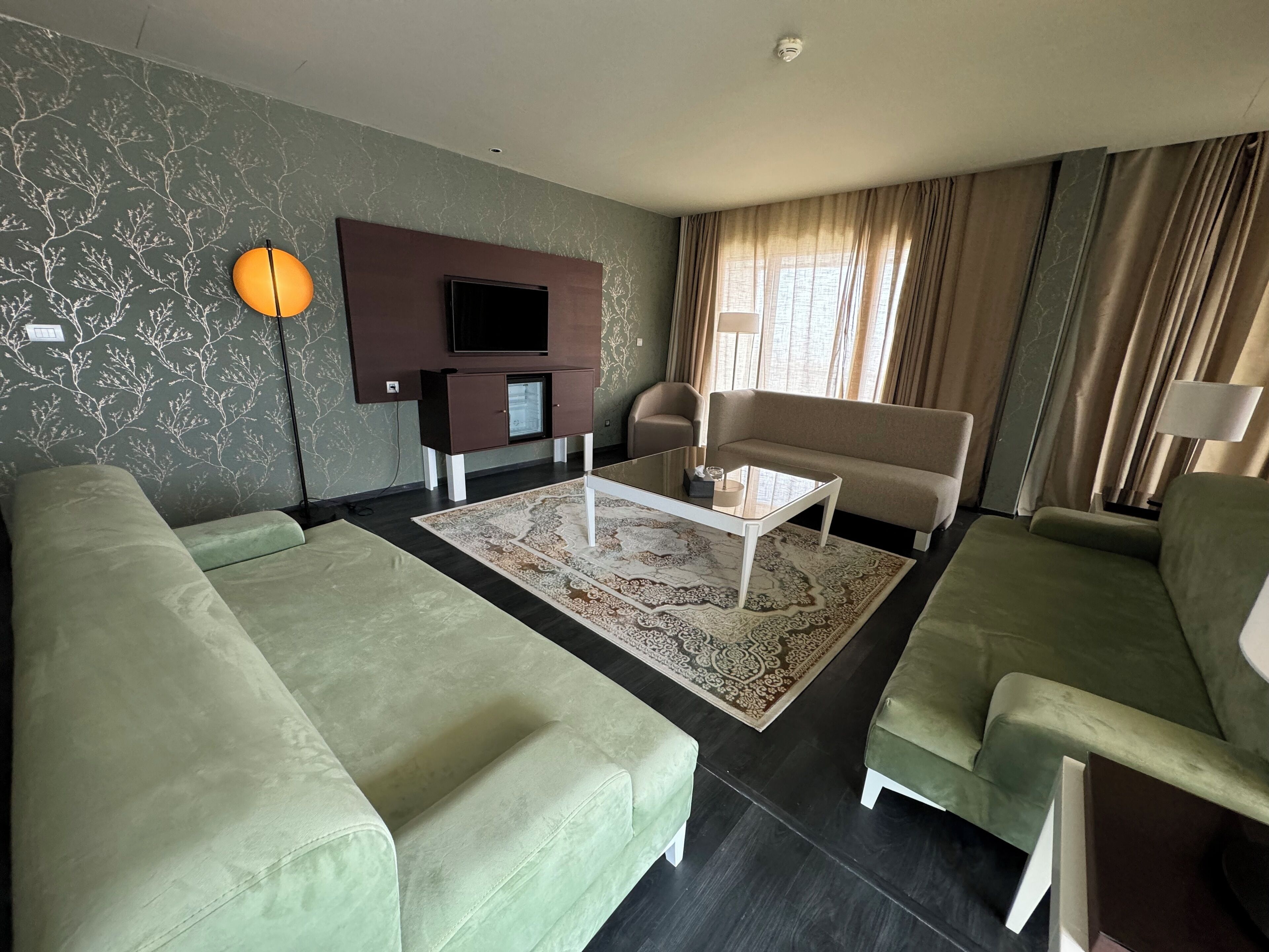 Suite Premium | Literie de qualité supérieure, minibar, coffres-forts dans les chambres