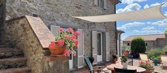 Charming Tuscan Retreat: Borgo La Fonte