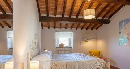 Charming Tuscan Retreat: Borgo La Fonte