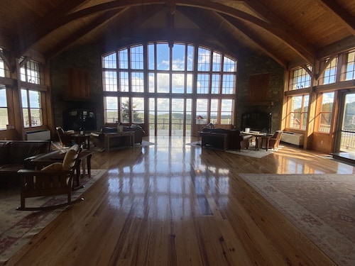 Soaring Eagle  301 Ski In Out!