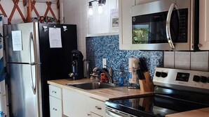 Coffee/tea maker, fridge, microwave, oven - 30' Yurt with a large deck, on the creek, full kitchen, dome skylight, 2 bedrooms, sleeps 5. (Mill Spring)