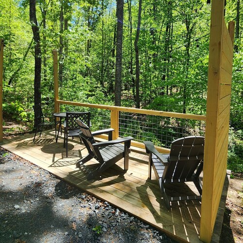 16' Yurt, Dog Friendly, Deck, Dome Skylight, Sleeps 2.