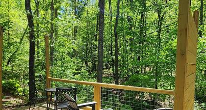 16' Yurt, Dog Friendly, Deck, Dome Skylight, Sleeps 2.