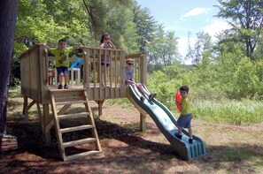 Children's area - 3br Waterfront Cottage on Thompson Lake, Pine Point Road, Oxford, ME (Oxford)