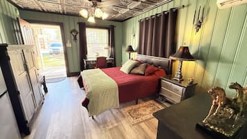 1 bedroom, desk, WiFi, bed sheets