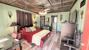 1 bedroom, desk, WiFi, bed sheets