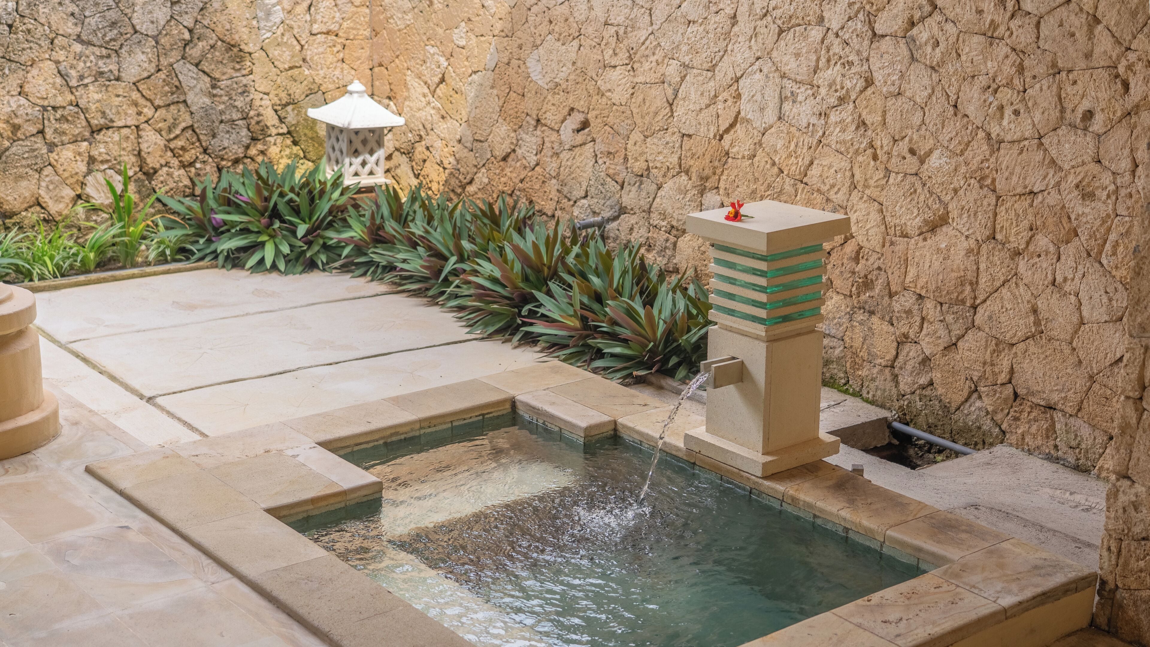 豪華客房, 1 張特大雙人床 | 浴室 | 淋浴花灑、毛巾