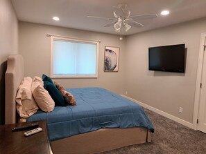 5 bedrooms, WiFi, bed sheets - Summers on Lake Detroit (Detroit Lakes)