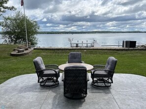 Outdoor dining - Detroit Lake, Shorewood Drive (Detroit Lakes)