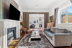 تلفزيون ذكي