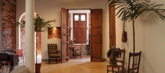 La casa rosada
Tú hogar ideal de coworking!