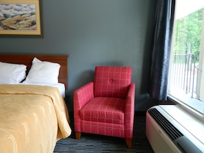 Desk, laptop workspace, free WiFi - Travel Inn Atlanta (Atlanta)