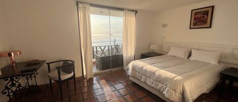 Deluxe Room, Balcony, Beach View