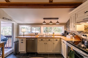 House, Multiple Beds, Patio, Mountain View (Four Bear Falls) | Private kitchen | Coffee/tea maker