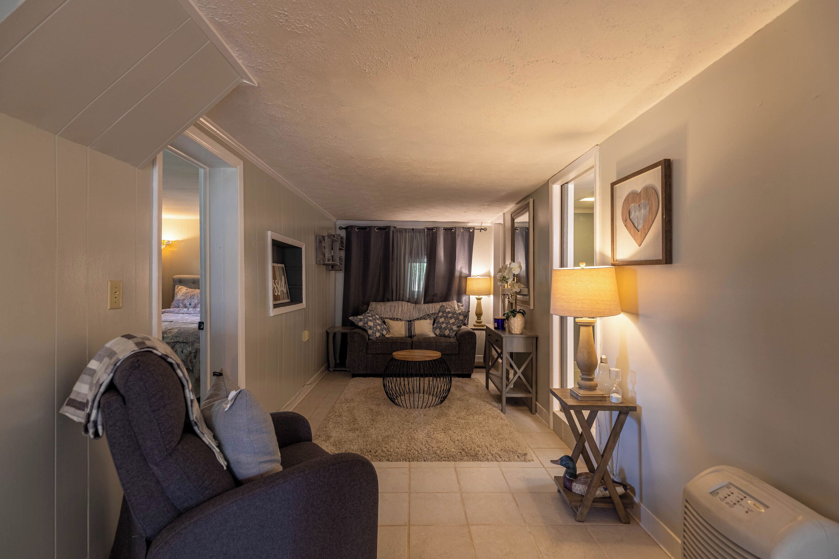 Rumah, Beberapa Tempat Tidur, patio, pemandangan gunung (Heather Heights Cottage ) | Area keluarga | Perapian