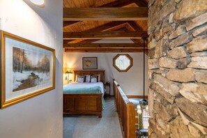 2 habitaciones, decoración personalizada y muebles diferentes 