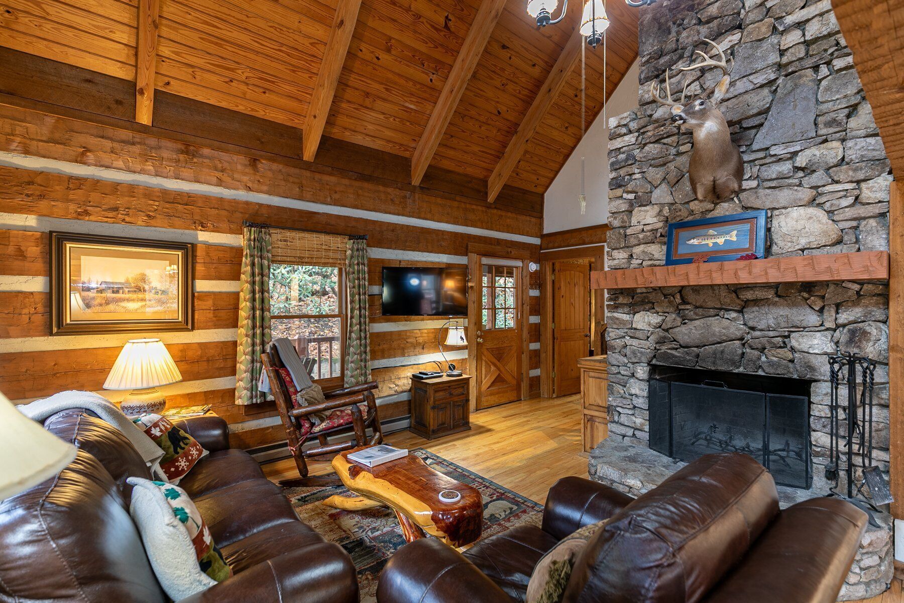 Cabin, Multiple Beds, Hot Tub, Mountain View (Hummingbird Hollow ) | Living area | Fireplace