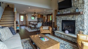 House, Multiple Beds, Hot Tub, Mountain View (Bear Tracks at Eagles Nest) | Living area | Fireplace - Bear Tracks at Eagles Nest (Banner Elk)