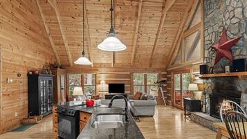 Cabin, Multiple Beds, Hot Tub, Mountain View (Farallon) | Interior