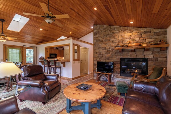 Interior - Riverside Cabin (Sugar Grove)