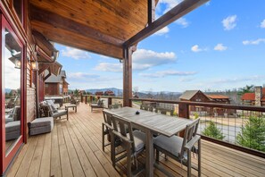 House, Multiple Beds, Patio, Mountain View (Price Peak at Eagles Nest) | Outdoor dining - Price Peak at Eagles Nest (Banner Elk)