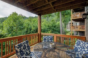 Outdoor dining - Peace at Echota (Boone)