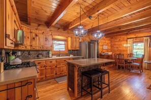 House, Multiple Beds, Hot Tub, Mountain View (South Fork Cabin) | Private kitchen - South Fork Cabin (Fleetwood)