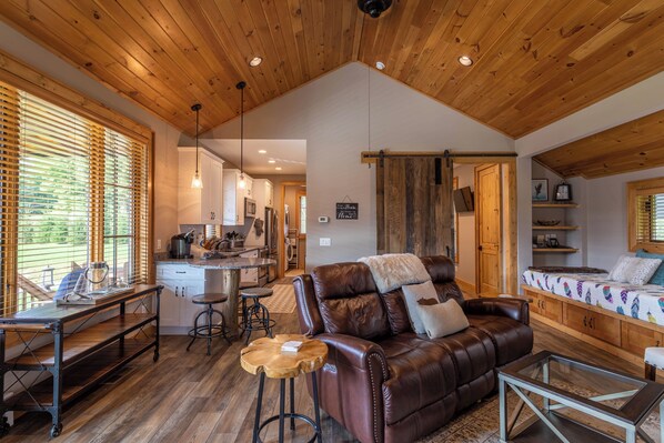 Living area - Valley View (Banner Elk)