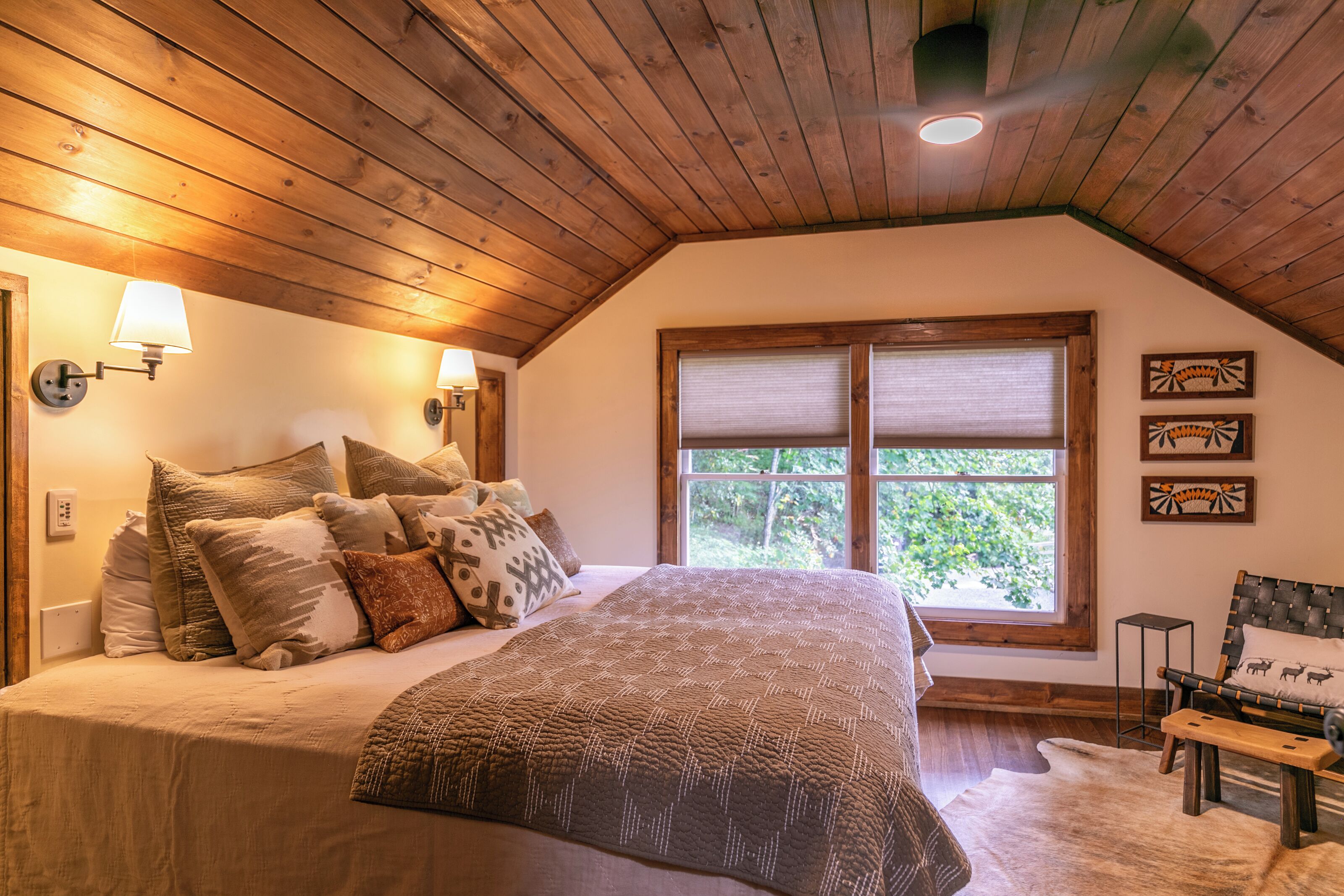 3 kamar tidur dan didekorasi berbeda-beda