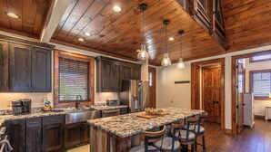 Private kitchen - Blue Creek Cabin at Eagles Nest (Banner Elk)