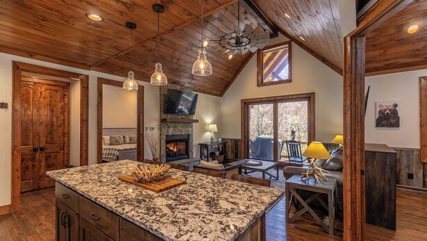 Living area - Blue Creek Cabin at Eagles Nest (Banner Elk)