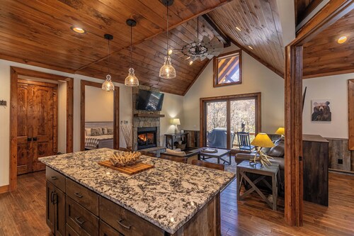 Blue Creek Cabin at Eagles Nest