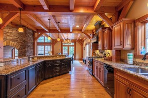 Ferienhaus, Mehrere Betten, Whirlpool, Bergblick (The Lodge at Twin Rivers) | Eigene Küche | Wasserkocher mit Kaffee-/Teezubehör