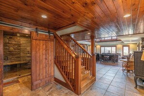 Interior - Sunnyside Farm (Boone)