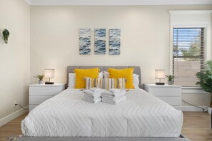 4 bedrooms, desk, iron/ironing board, free WiFi