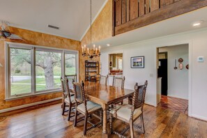 Condo, Multiple Beds, Patio, Mountain View (Lakes View at Hound Ears) | Dining
