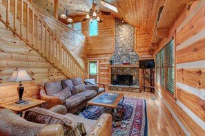 小屋, 多張床, 熱水浴缸, 山景 (Little Creek Lodge) | 起居區