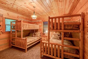Cabin, Multiple Beds, Hot Tub, Mountain View (Little Creek Lodge) | 4 bedrooms, individually decorated, individually furnished, bed sheets - Little Creek Lodge (Vilas)