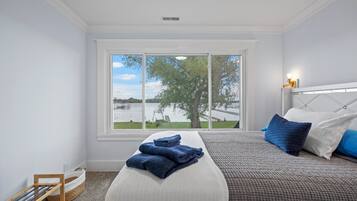 5 bedrooms, WiFi, bed sheets