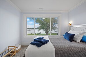 5 bedrooms, WiFi, bed sheets - Stunning views at St Clair Blues, Hot Tub, Kayak (Algonac)