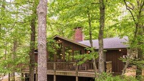 Exterior - Bucky's Hideaway (Todd)