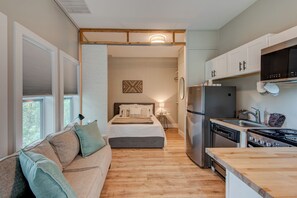 House, Multiple Beds, Hot Tub, Mountain View (Lessons from Mars) | Interior - Lessons from Mars (Banner Elk)