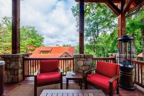 Property grounds - Storybook Cottage at Eagles Nest (Banner Elk)