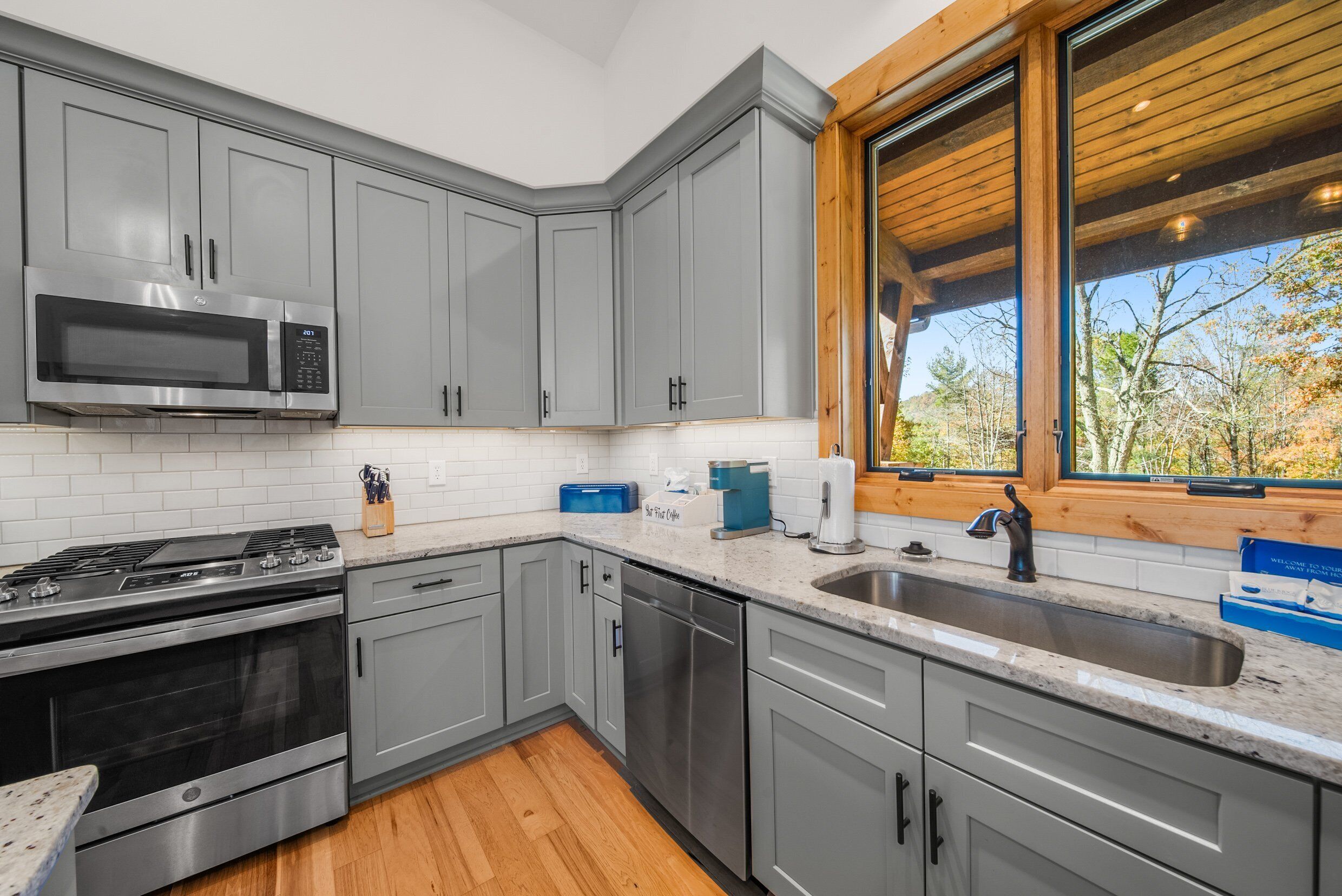 Cabin, Multiple Beds, Hot Tub, Mountain View (Bear Woods Belle at Eagles Nest) | Private kitchen | Coffee/tea maker