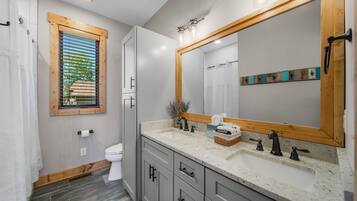 Cabin, Multiple Beds, Hot Tub, Mountain View (Bear Woods Belle at Eagles Nest) | Bathroom | Designer toiletries, towels, toilet paper