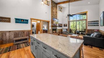 Cabin, Multiple Beds, Hot Tub, Mountain View (Bear Woods Belle at Eagles Nest) | Interior