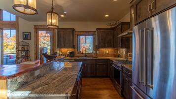 Cabin, Multiple Beds, Hot Tub, Mountain View (Red White & Views at Eagles Nest) | Private kitchen | Coffee/tea maker