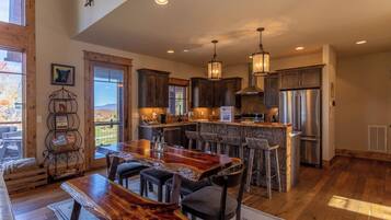 Cabin, Multiple Beds, Hot Tub, Mountain View (Red White & Views at Eagles Nest) | Dining