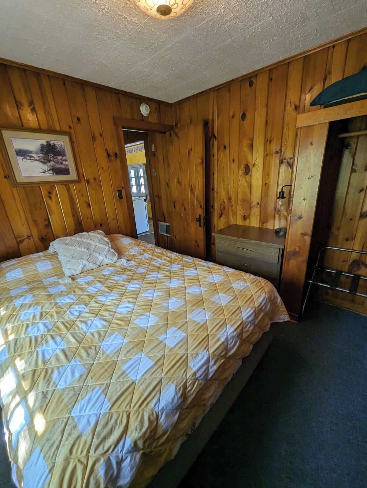 2 chambres, fer et planche à repasser, lit parapluie, Wi-Fi gratuit